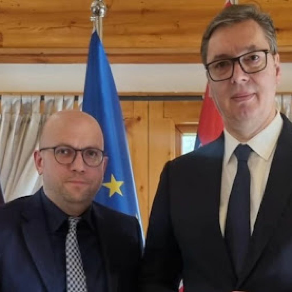 Vučić u Beogradu sa Saracinom, telefonom sa Netanjahuom i Erdoganom