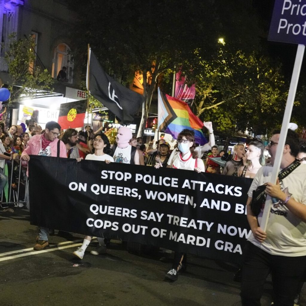 Police will be allowed to march in Sydney’s Gay and Lesbian Mardis Gras, but not in uniform