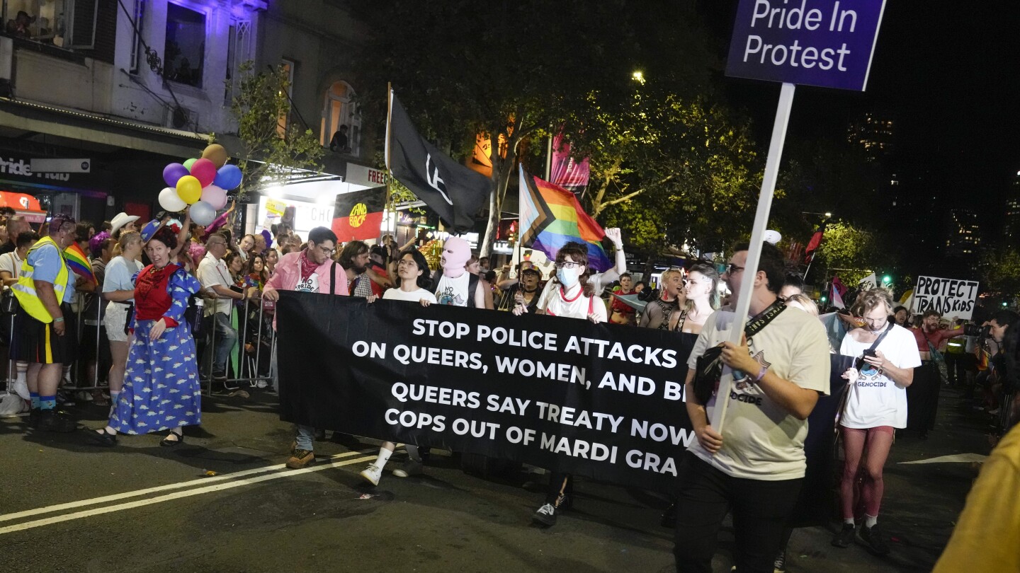 Police will be allowed to march in Sydney’s Gay and Lesbian Mardis Gras, but not in uniform