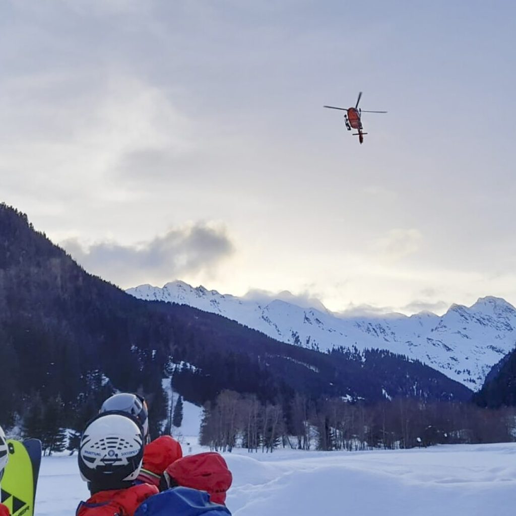 Avalanche in northern Italy kills 1 German skier, critically injures 2 others