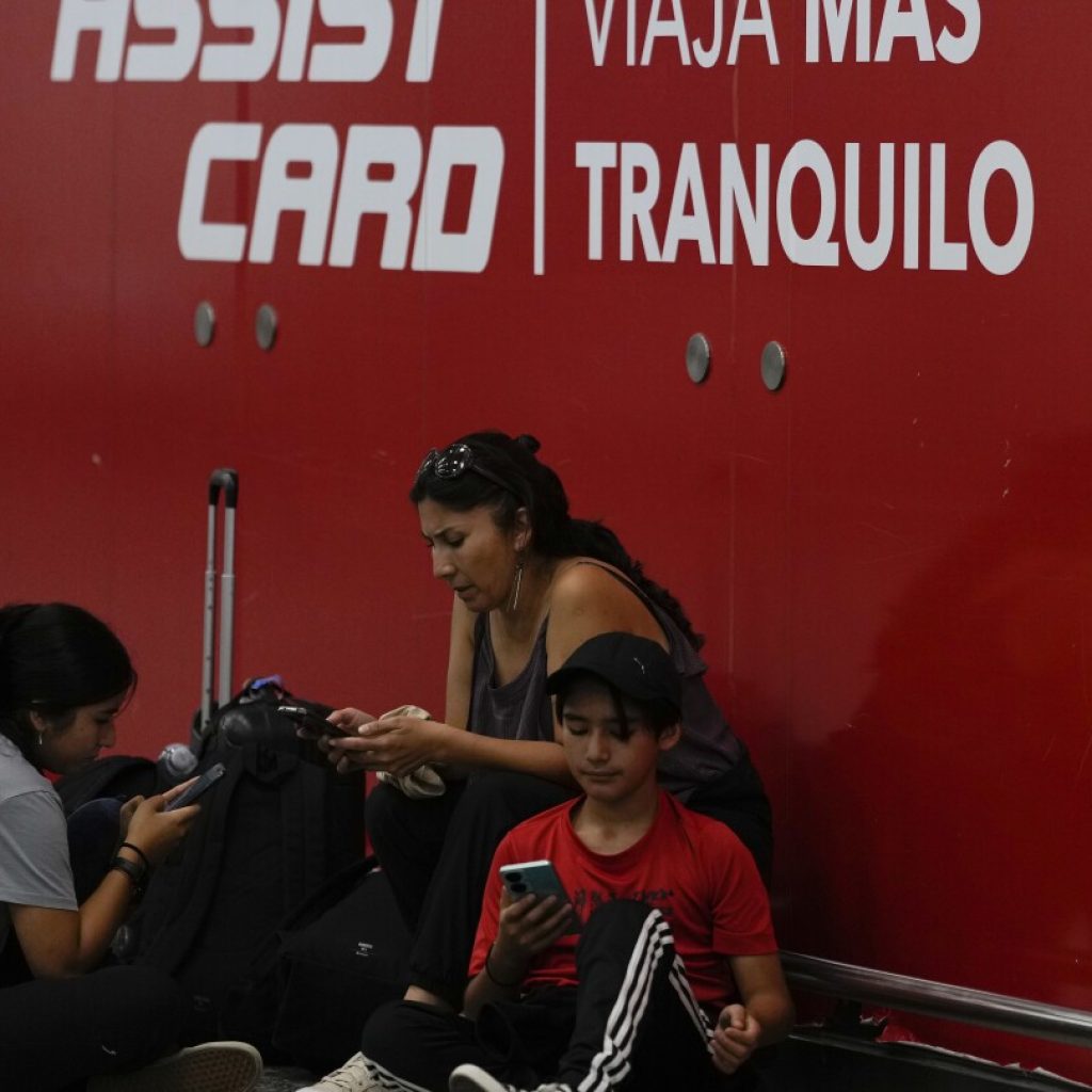 Hundreds of flights canceled as Argentina’s air travel workers go on 24-hour strike