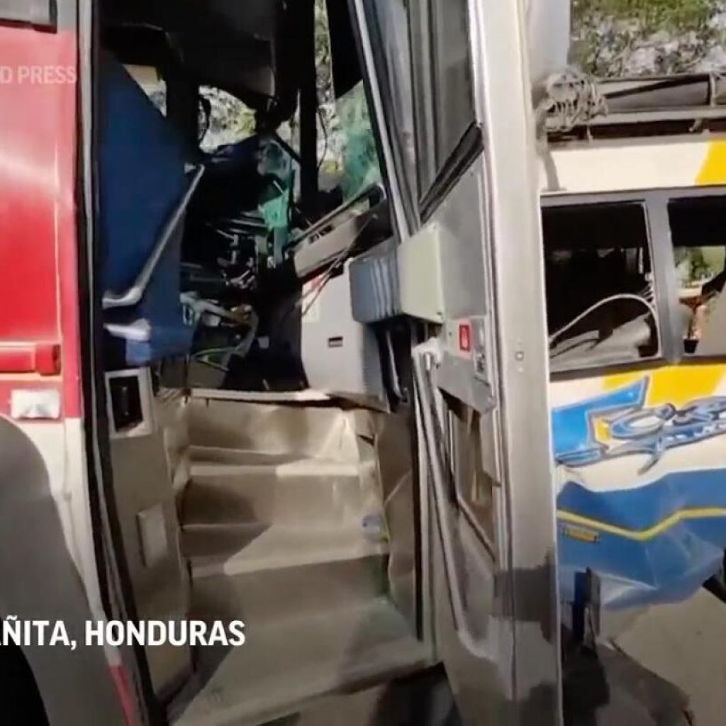 2 buses collide head-on in western Honduras, killing 17 people and injuring 14