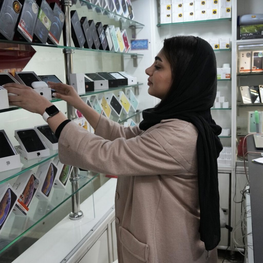 A brazen iPhone scam in Iran reflects its economic struggles and tensions with the West