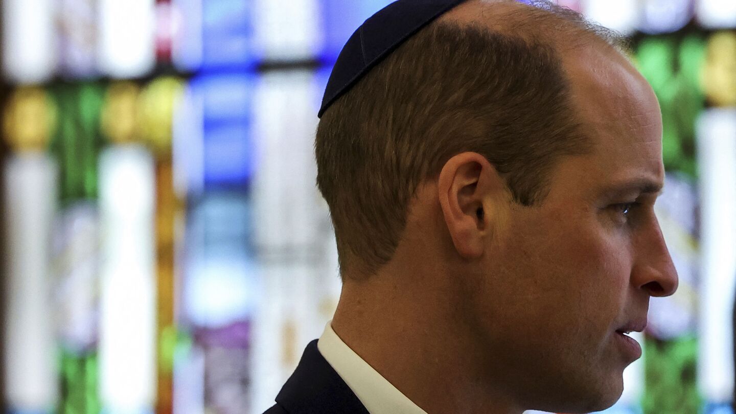 Prince William condemns antisemitism during visit to London synagogue