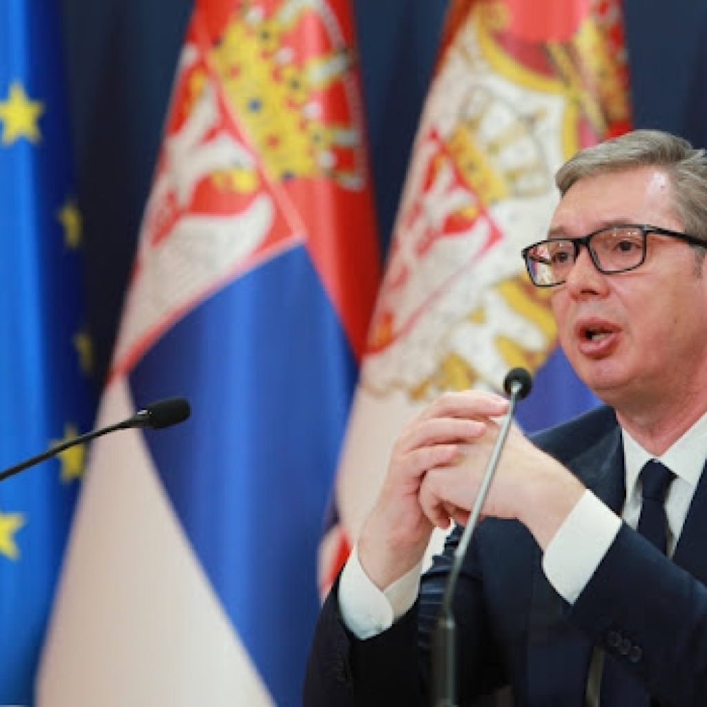 Sutra sednica Predsedništva SNS, a pre nje govor Vučića