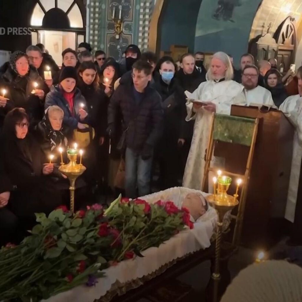 Scenes inside Moscow church during farewell ceremony for opposition leader Navalny | AP News