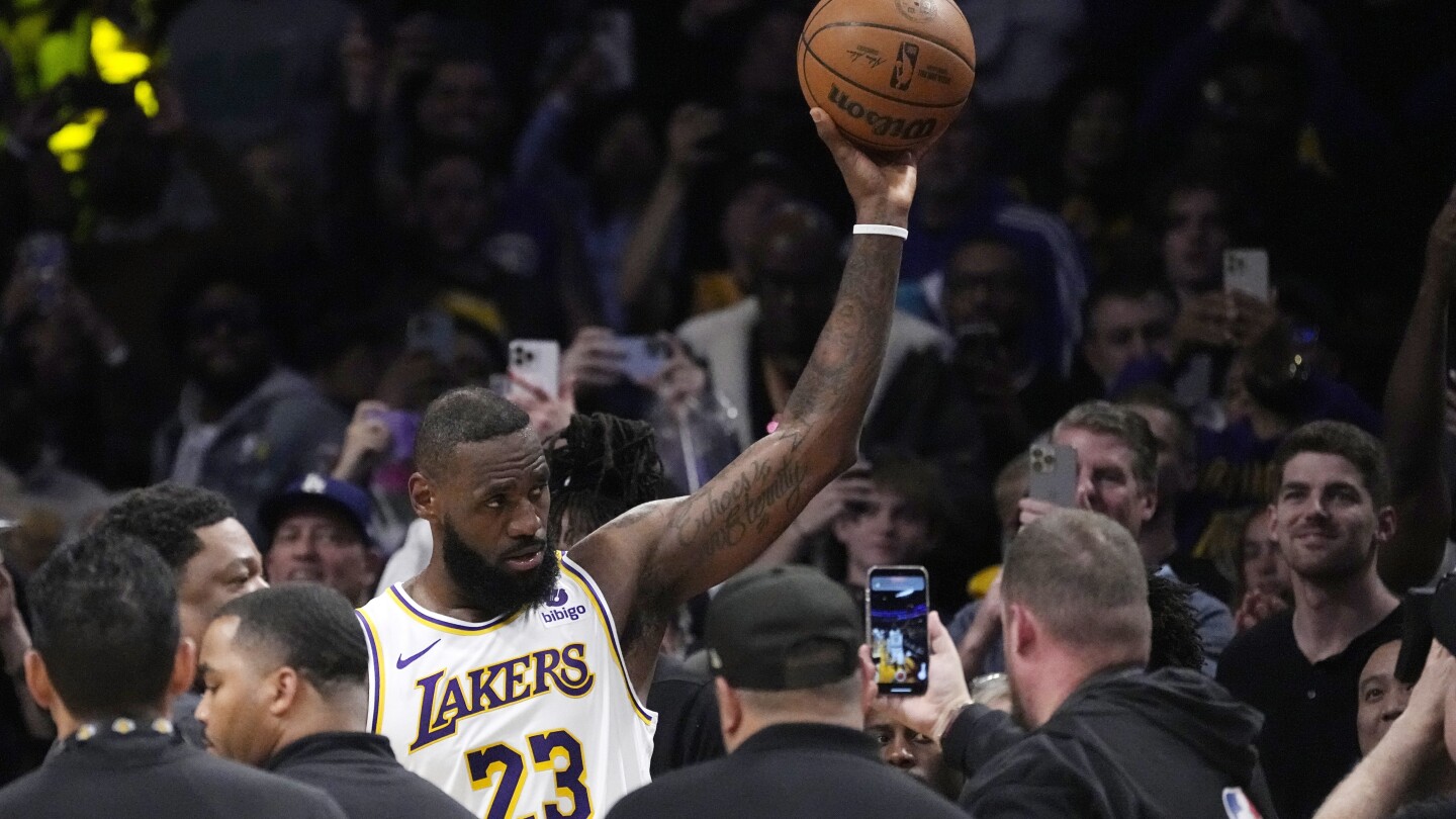 LeBron James reaches 40,000 points to extend his record as the NBA’s scoring leader