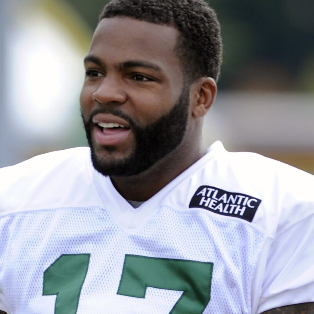 Police say former NFL player Braylon Edwards is a hero for saving a man during YMCA assault