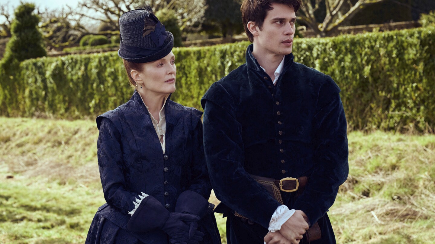 Q&A: Julianne Moore and Nicholas Galitzine set out to seduce a king in ‘Mary & George’