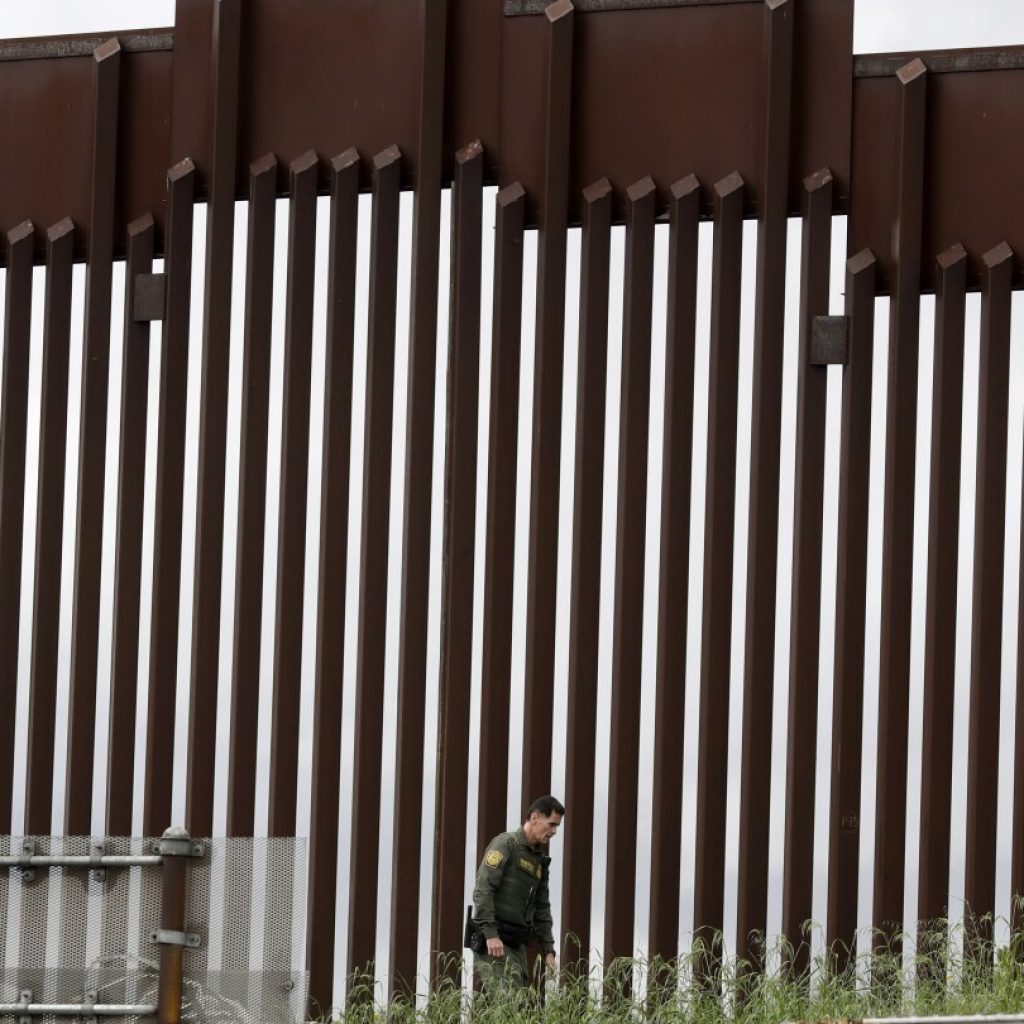 Falls from wall at US-Mexico border injure 11, including 10 who were taken to hospital