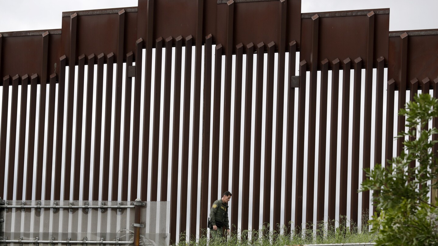 Falls from wall at US-Mexico border injure 11, including 10 who were taken to hospital