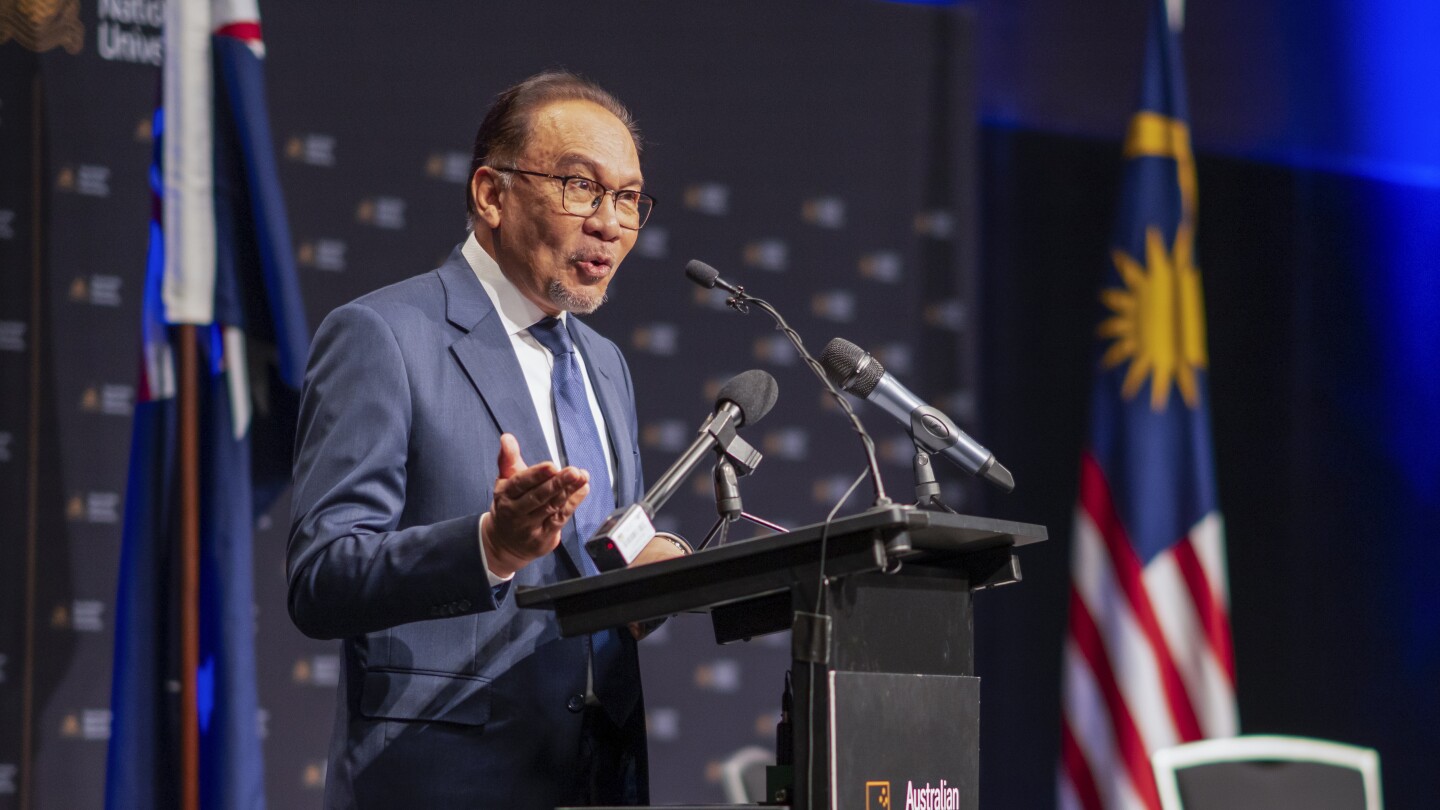 Malaysian prime minister urges US and China cooperation in Asia-Pacific