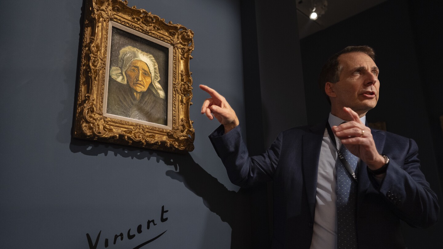 Old Masters and Roman statues vie for the attention of well-heeled collectors at Dutch art fair