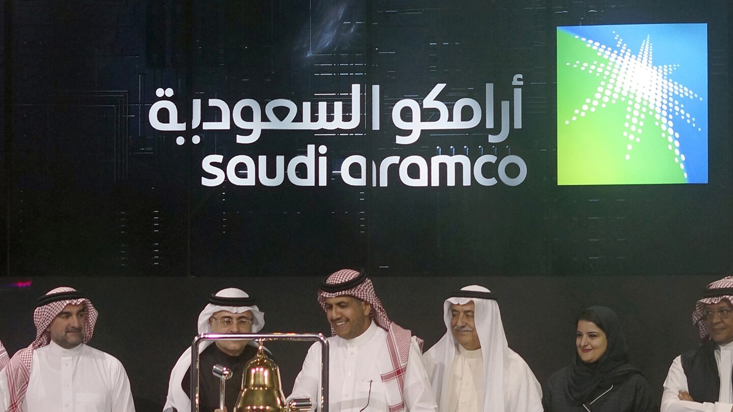 Saudi Arabia’s crown prince transfers another 8% of Aramco shares to sovereign wealth fund