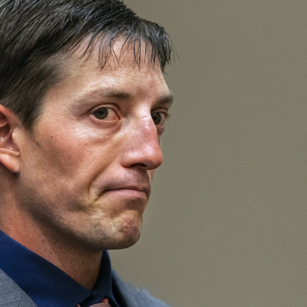 Michigan appeals court stands by ruling that ex-officer should be tried for murder