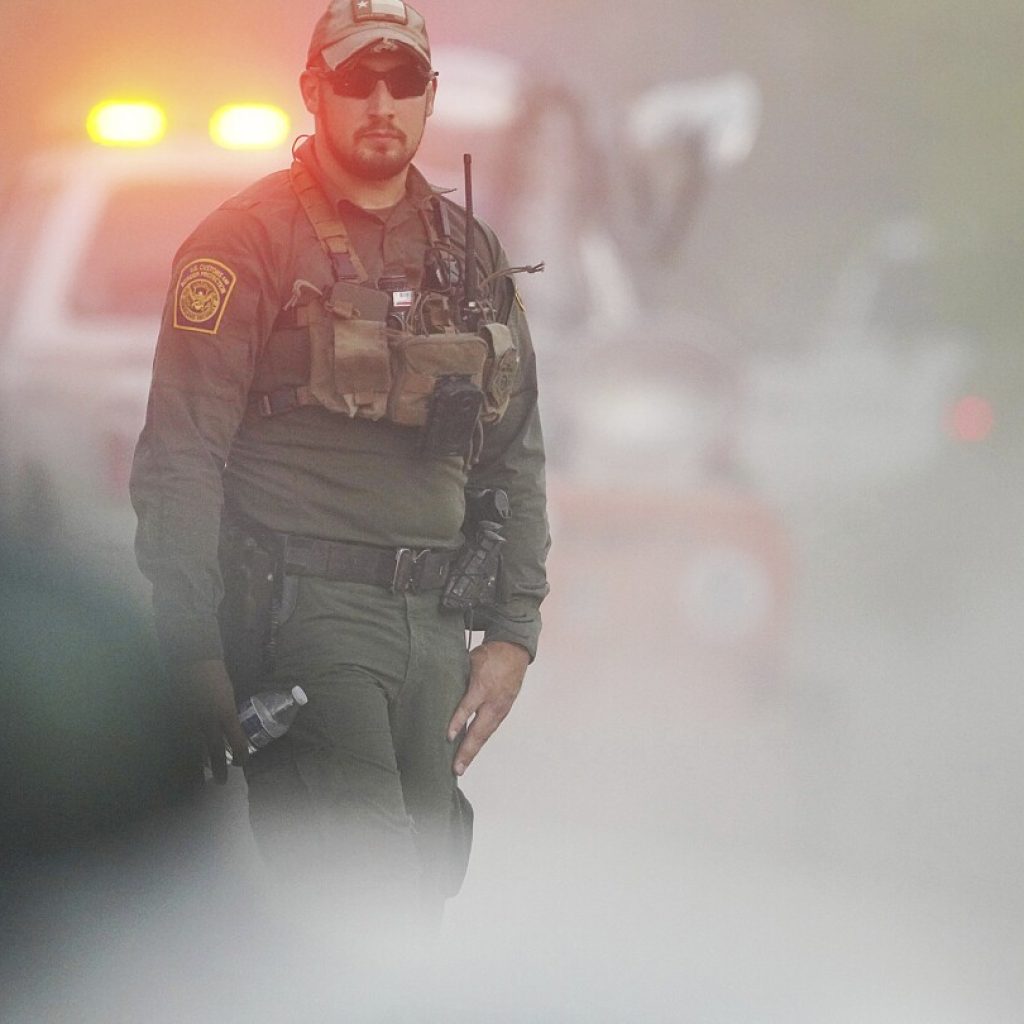 Helicopter carrying National Guardsmen and Border Patrol agent crashes in Texas, killing 3