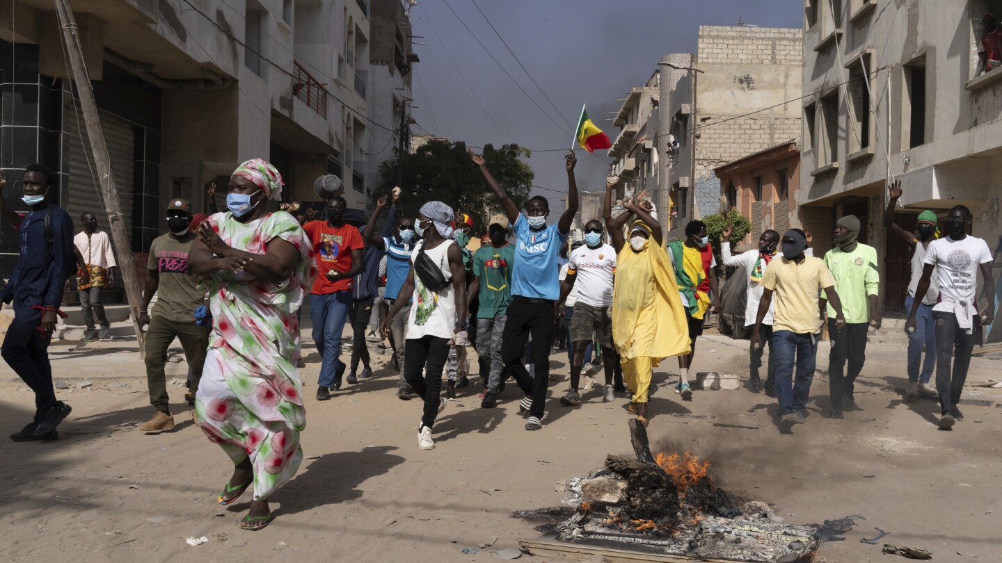 Senegal’s presidential candidates kick off campaigns after violent protests over a delay of the vote