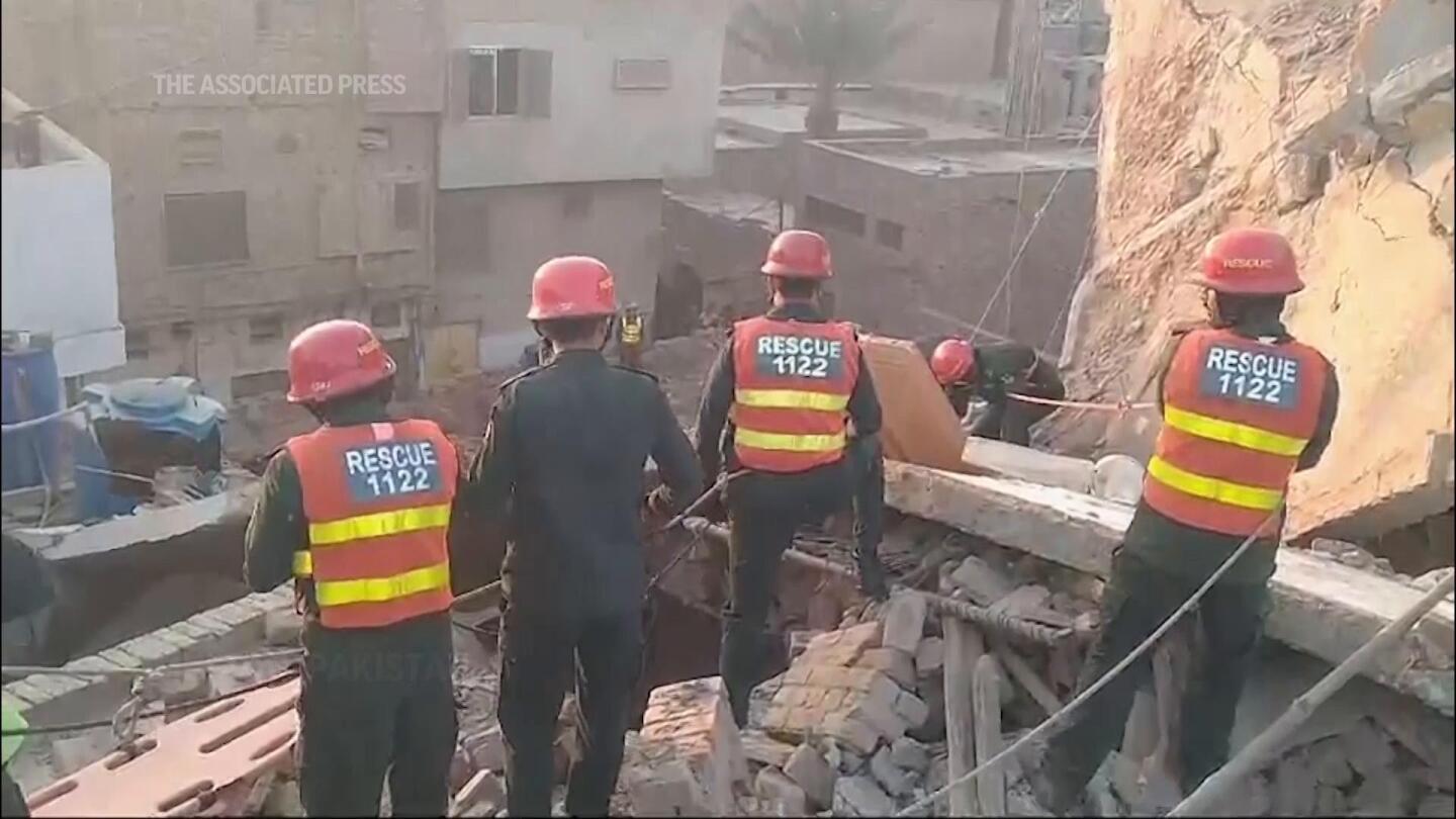 Building collapses in central Pakistan, killing at least 9 people and injuring 2 others | AP News