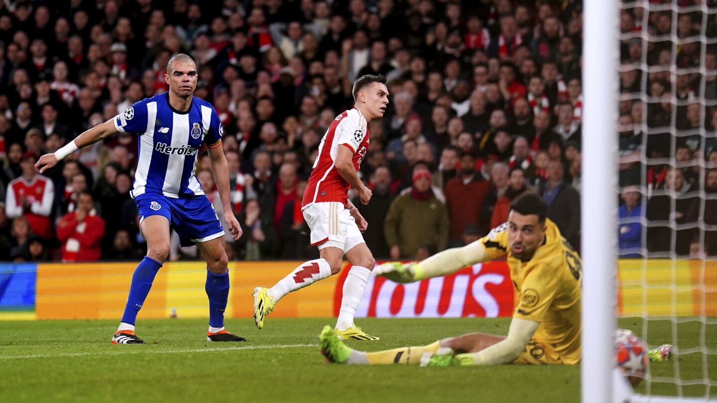 Raya helps Arsenal beat Porto on penalties to reach Champions League quarterfinals