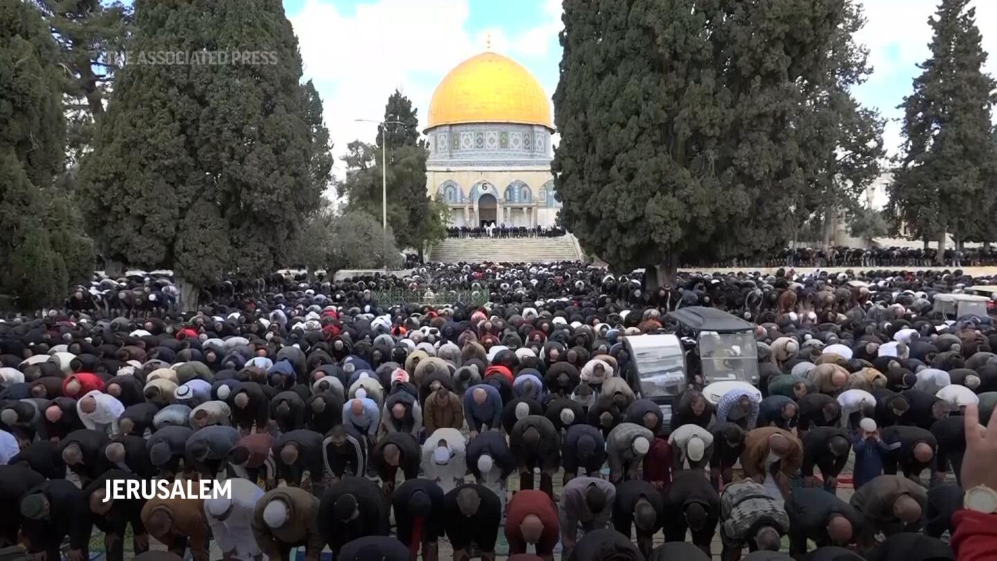 Palestinians pray on first Friday of Ramadan, with some denied entry into Jerusalem | AP News