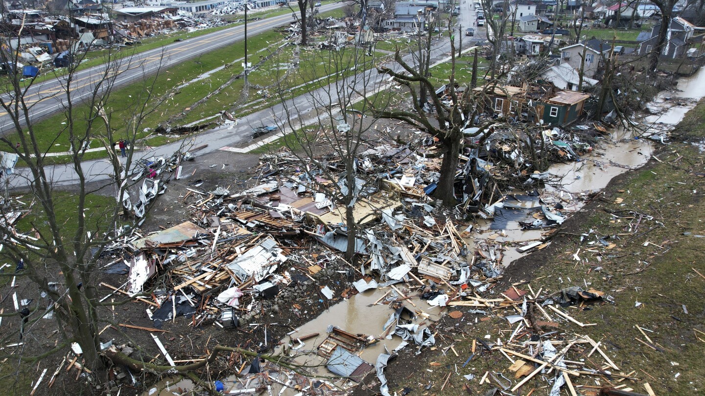 Meteorologists say this year’s warm winter provided key ingredient for Midwest killer tornadoes