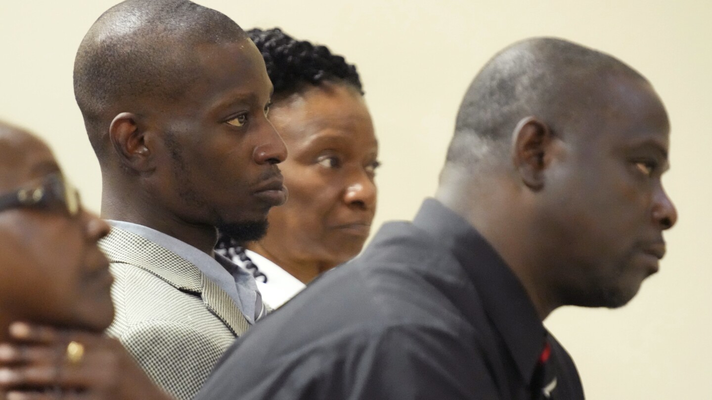 2 Black men tortured by Mississippi officers call for toughest sentences