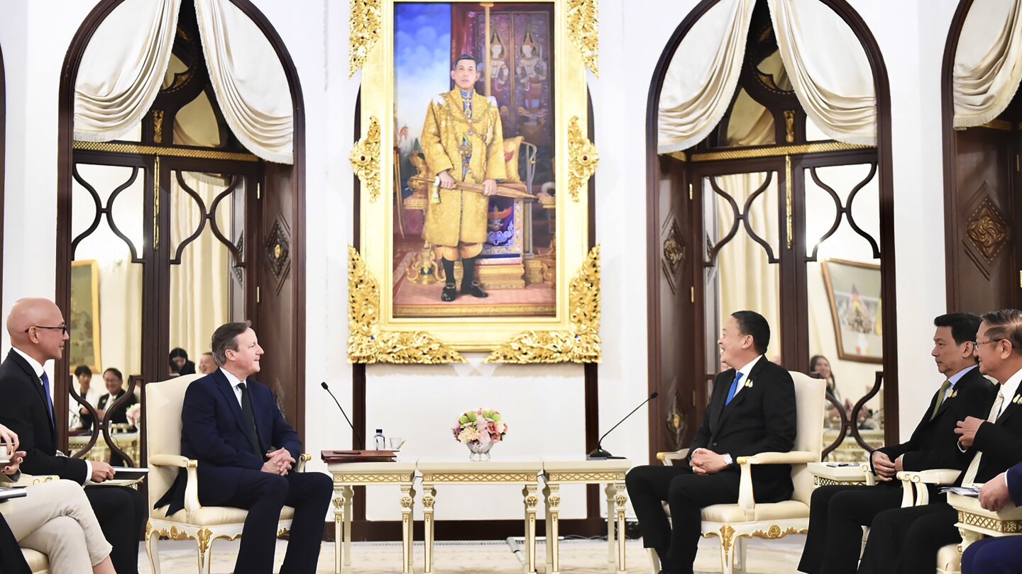 British foreign secretary visits Thailand to pursue stronger defense and economic ties