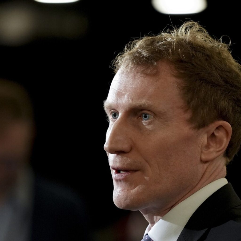 Canada to set targets to decrease the number of new temporary residents for the first time
