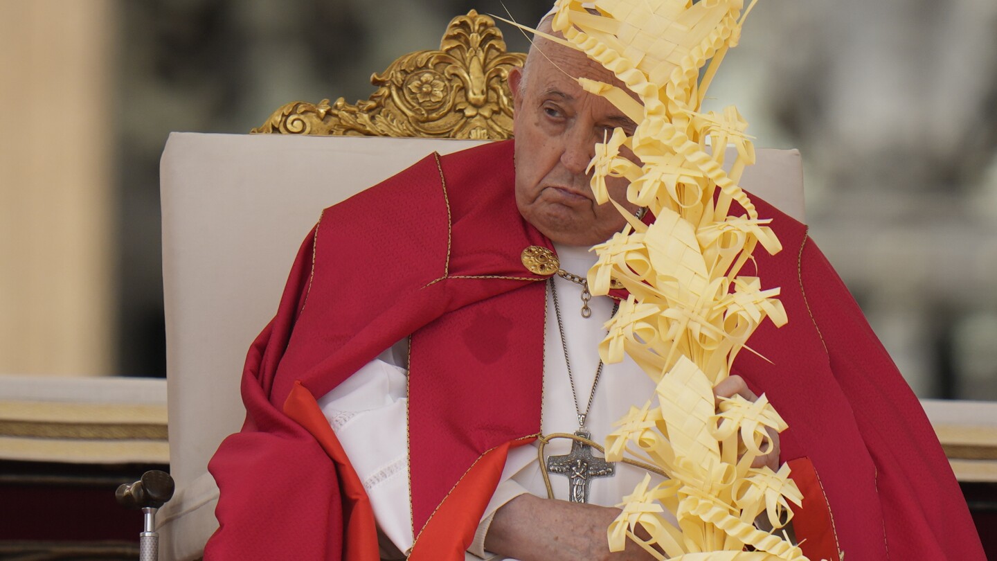 Pope skips homily at start of busy Holy Week during Palm Sunday Mass in St. Peter’s Square