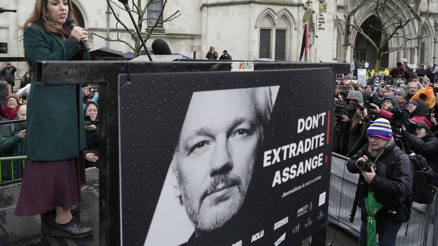 A London court will rule on whether WikiLeaks founder Assange can challenge extradition to the US