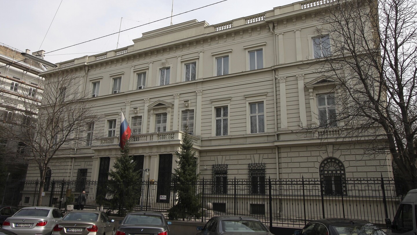 Austrian police given small gifts after protecting Russian Embassy, told to reject them in future