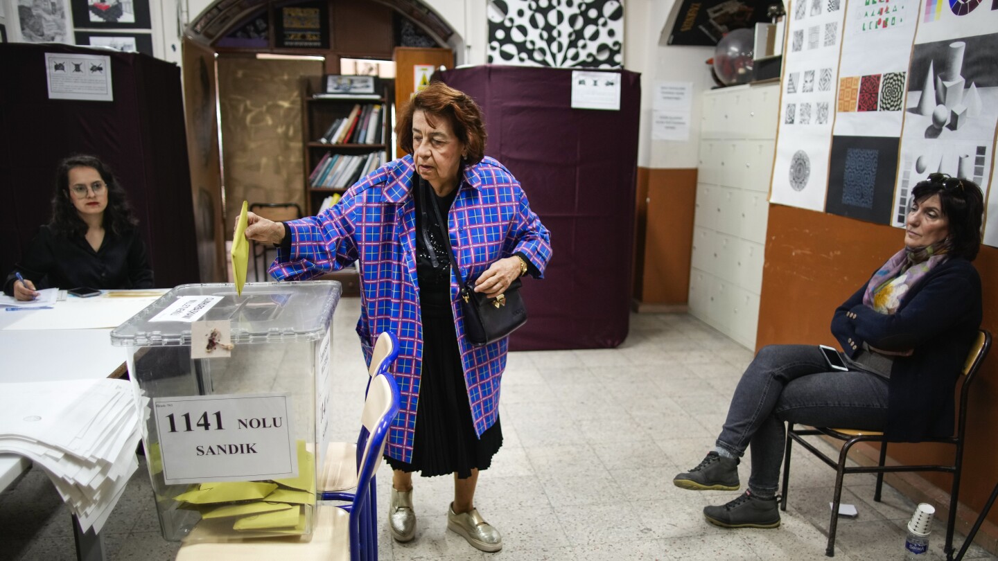 Turkey’s high-stakes mayoral races are expected to be close. Volunteer monitors will be key