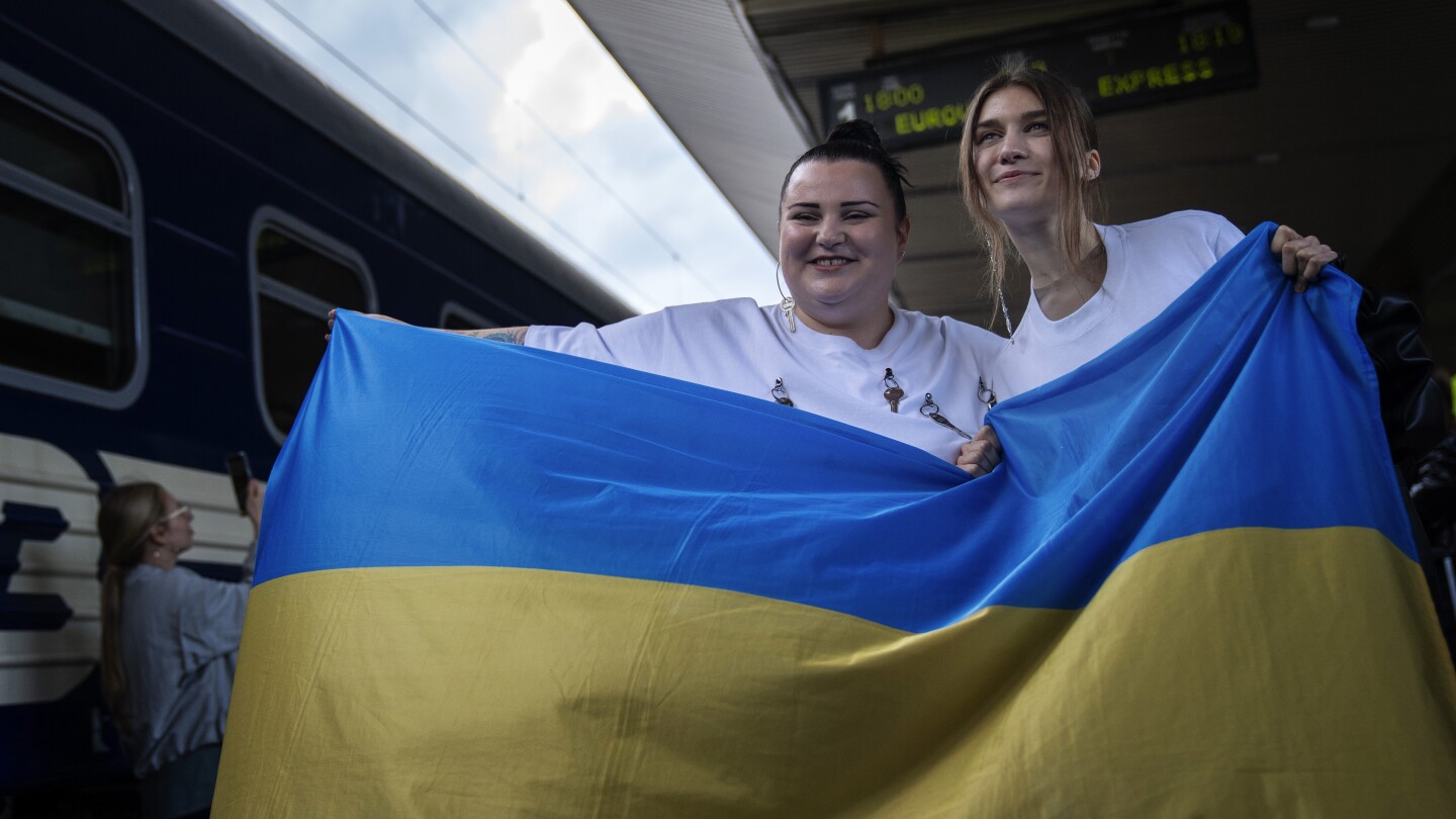 Ukrainian duo heads to the Eurovision Song Contest with a message: We’re still here