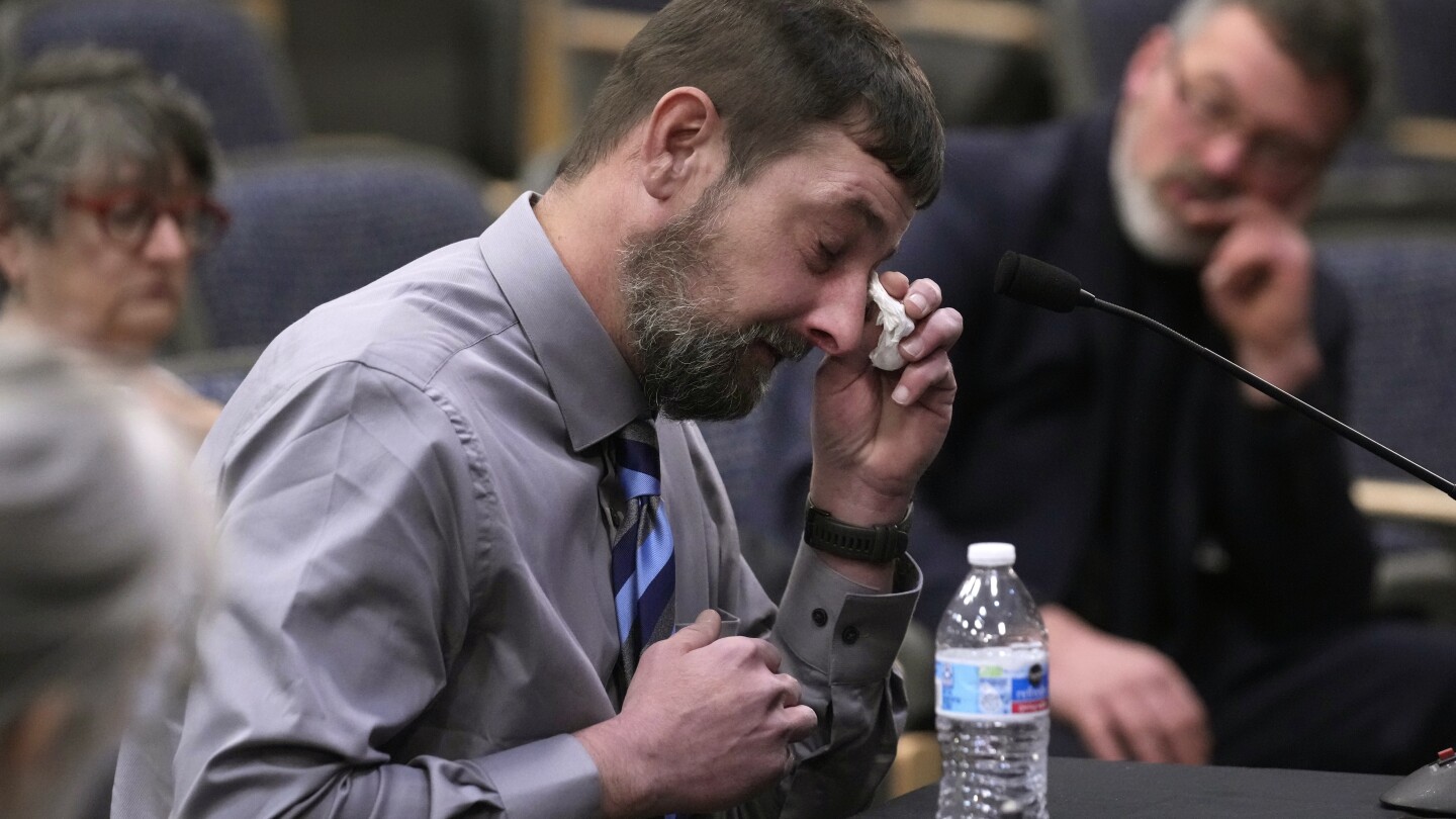 Army reservist who warned ahead of Maine’s shooting to testify before investigators