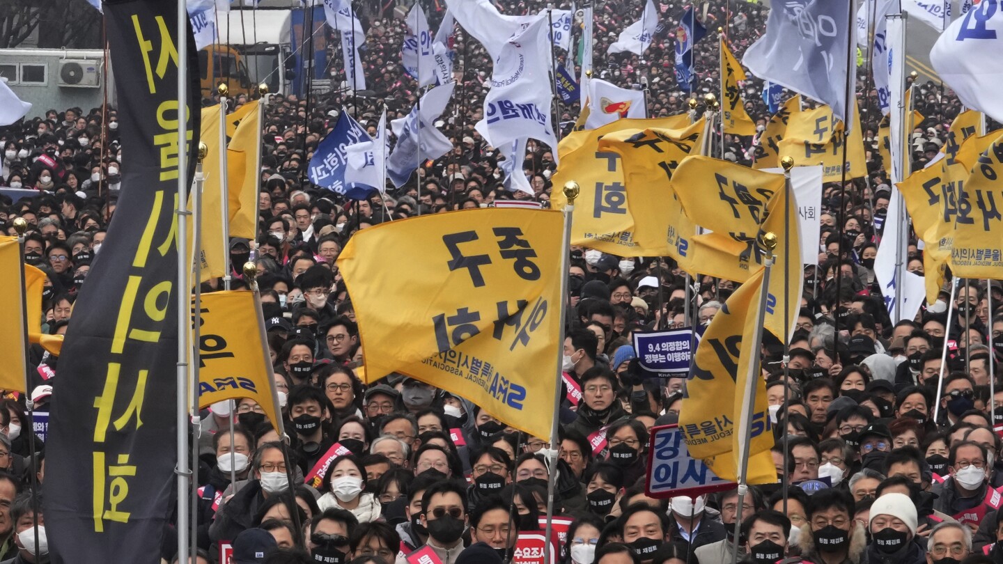 South Korean police raid office of incoming head of doctors’ group over protracted strikes