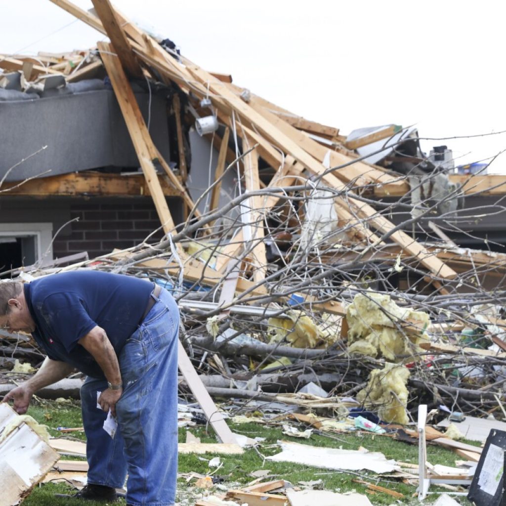 Tornadoes in Nebraska and Iowa collapse buildings