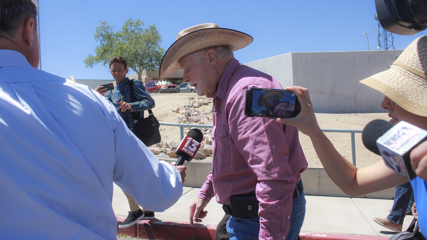 Mexican officials regret US decision not to retry American rancher in fatal shooting of Mexican man