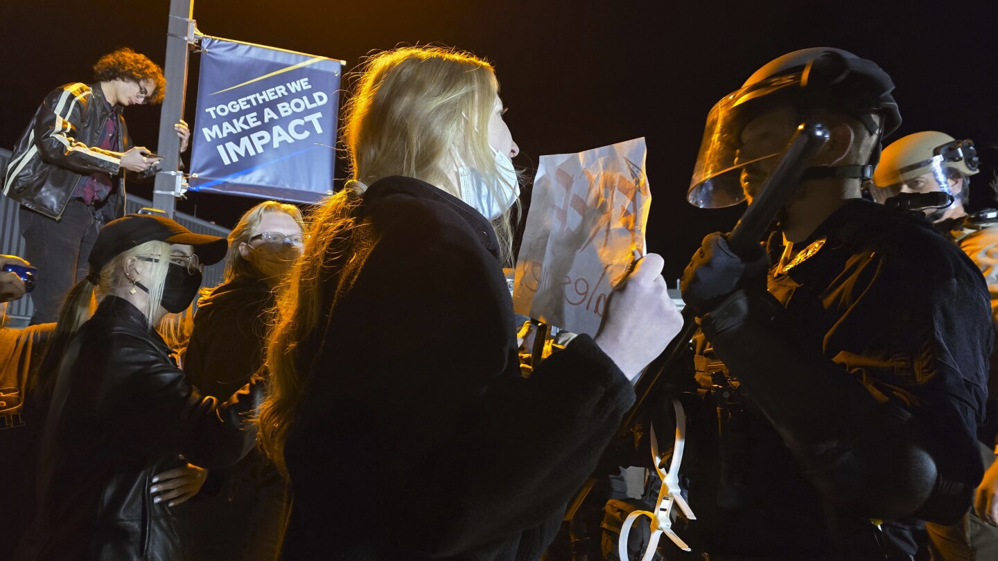 College protest live updates: Police respond to clashes at UCLA; clear Columbia campus