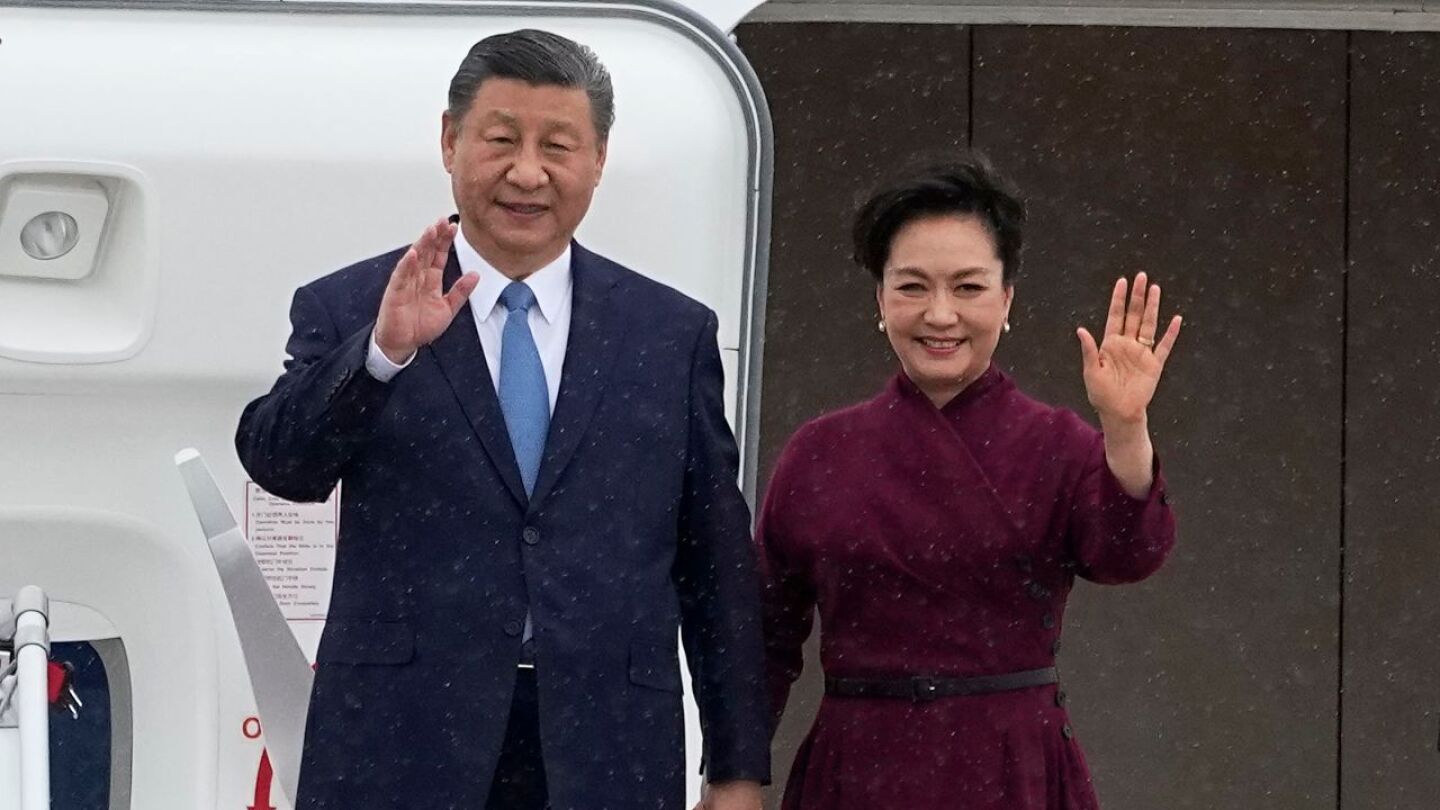 Chinese President Xi Jinping arrives in Paris to begin first trip to Europe in five years | AP News