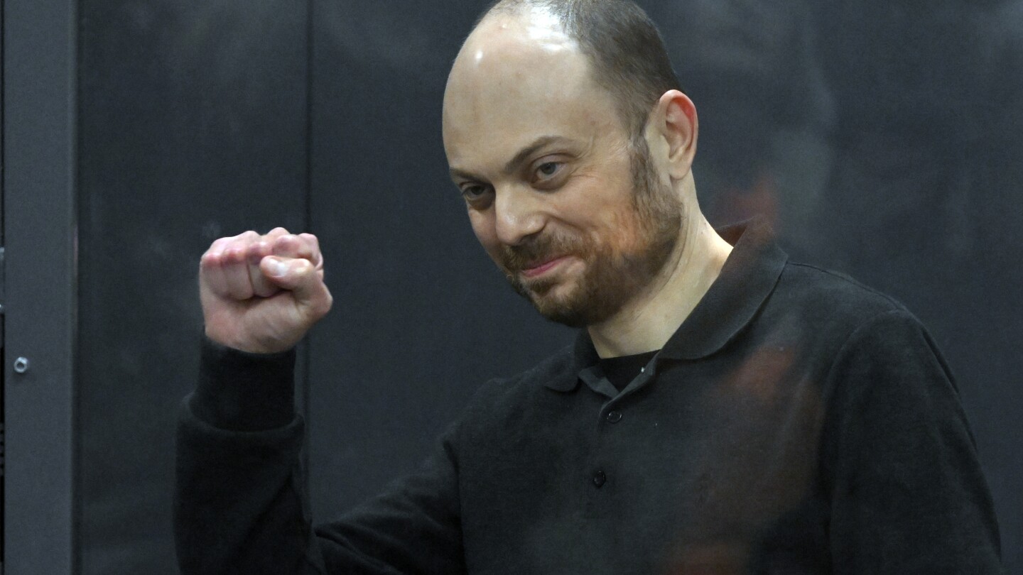 Russia critic Kara-Murza wins Pulitzer for passionate columns written from prison cell