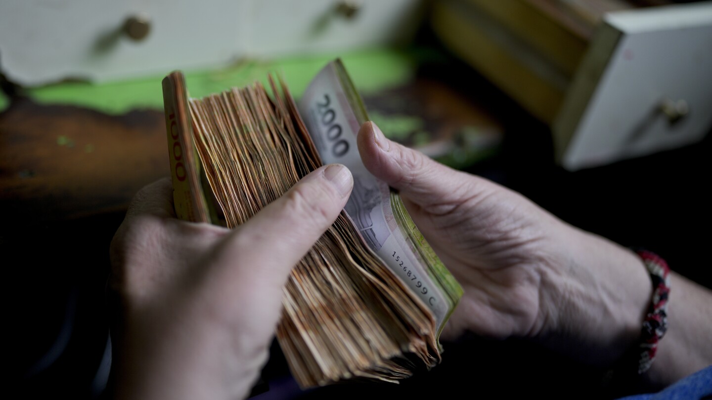 With inflation soaring, Argentina will start printing 10,000 peso notes