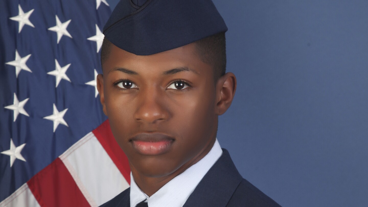 Florida deputies who fatally shot US airman burst into wrong apartment, attorney says