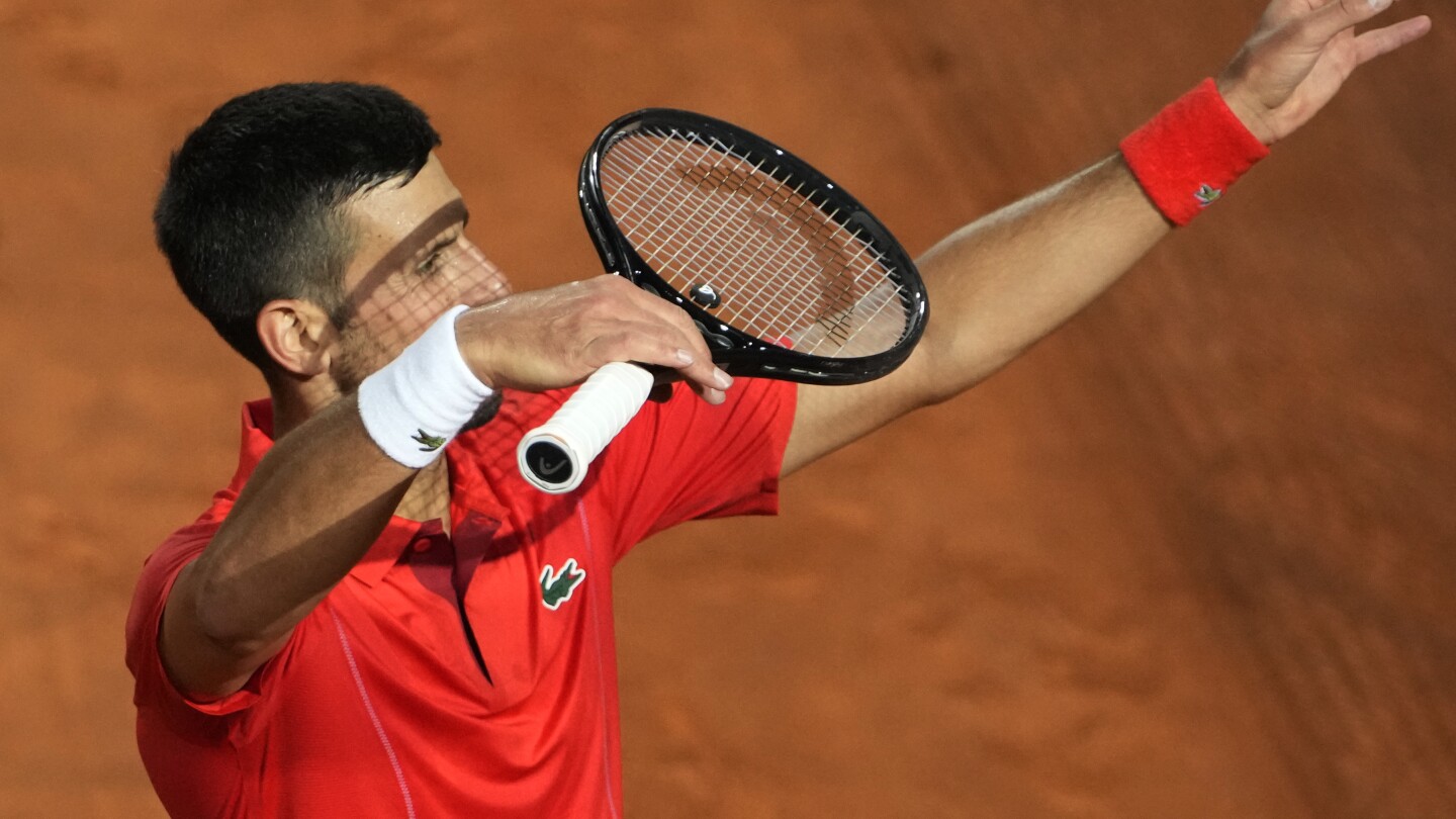 Djokovic needs medical attention after getting knocked on the head by a water bottle at Italian Open