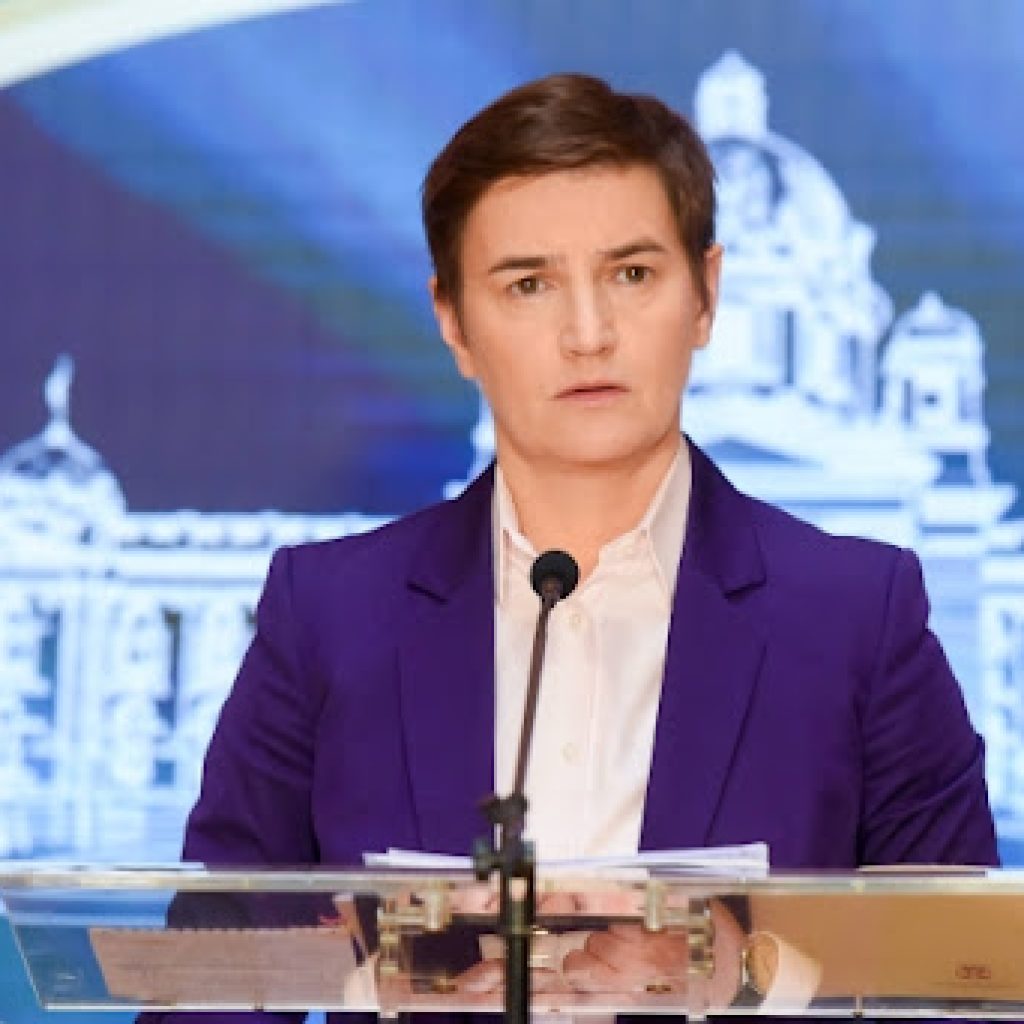 Brnabić: ‘Zapušili smo nos’ i glasali za izmenu zakona, sad više ne mogu da kukaju kad izgube