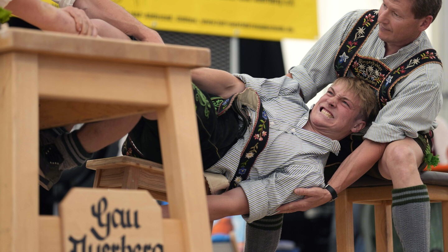 German men with the strongest fingers compete in Bavaria’s ‘Fingerhakeln’ wrestling championship