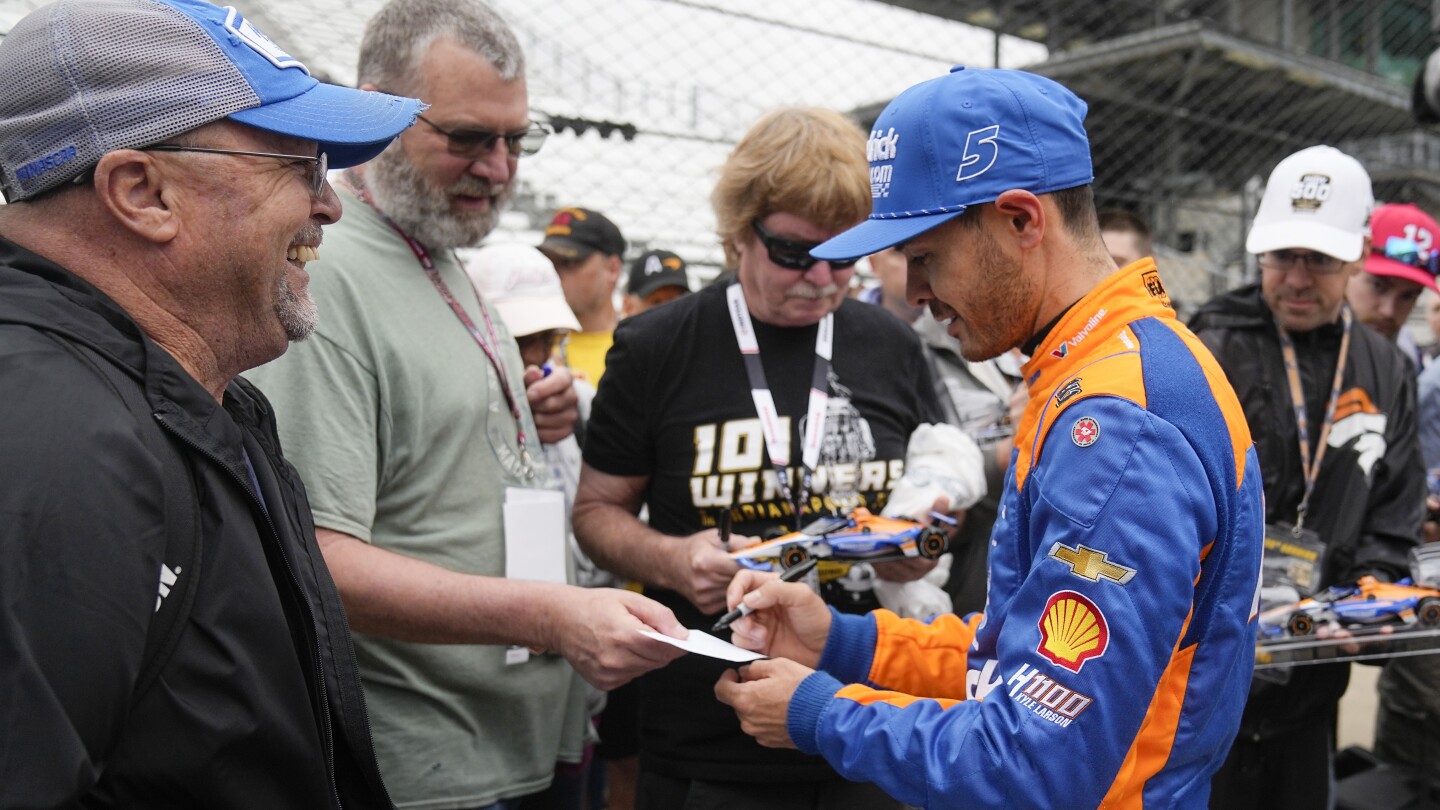 Kyle Larson off to wet and rocky start in quest to complete Indy 500 and NASCAR double