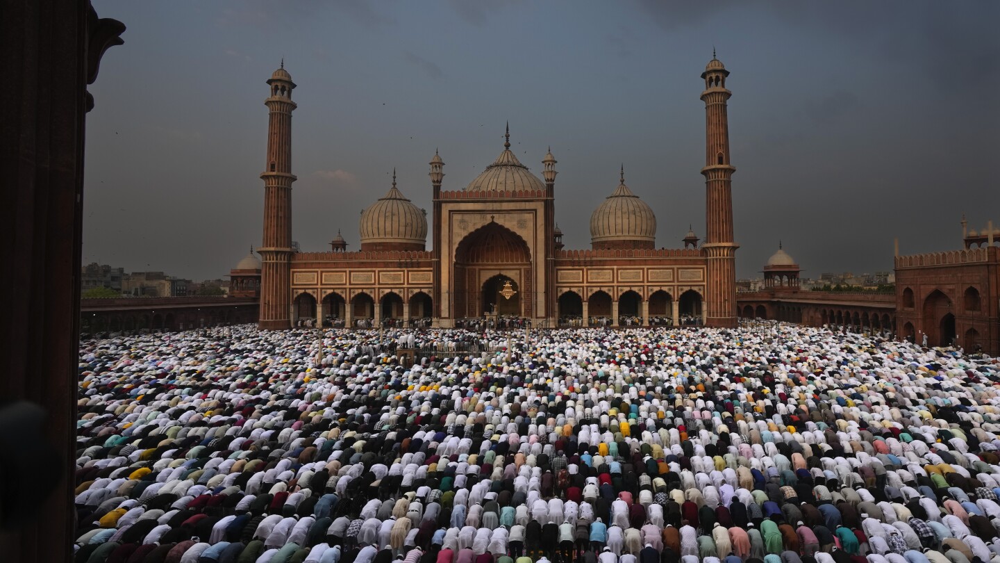 India’s parliament has fewer Muslims as strength of Modi’s party grows