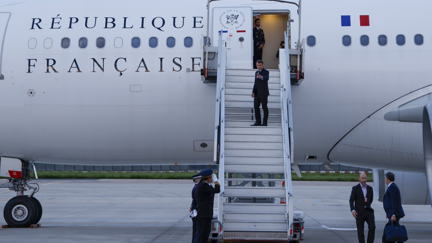 French President Emmanuel Macron flies to New Caledonia amid ongoing unrest