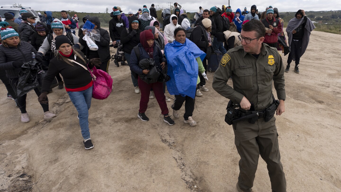 How Biden’s new order to halt asylum at the US border is supposed to work