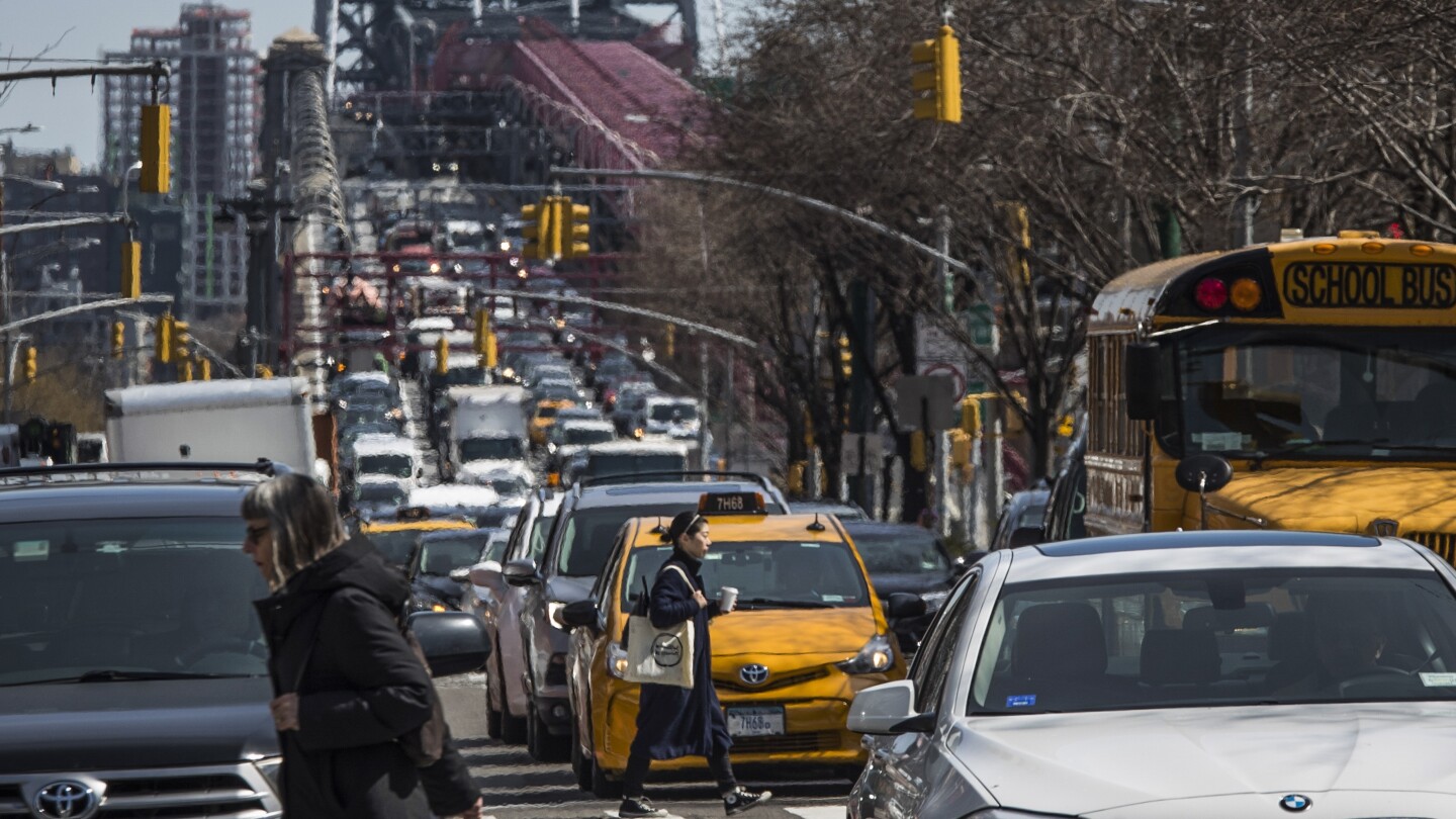 Governor halts plan to charge Manhattan drivers big tolls to pay for transit and fight traffic